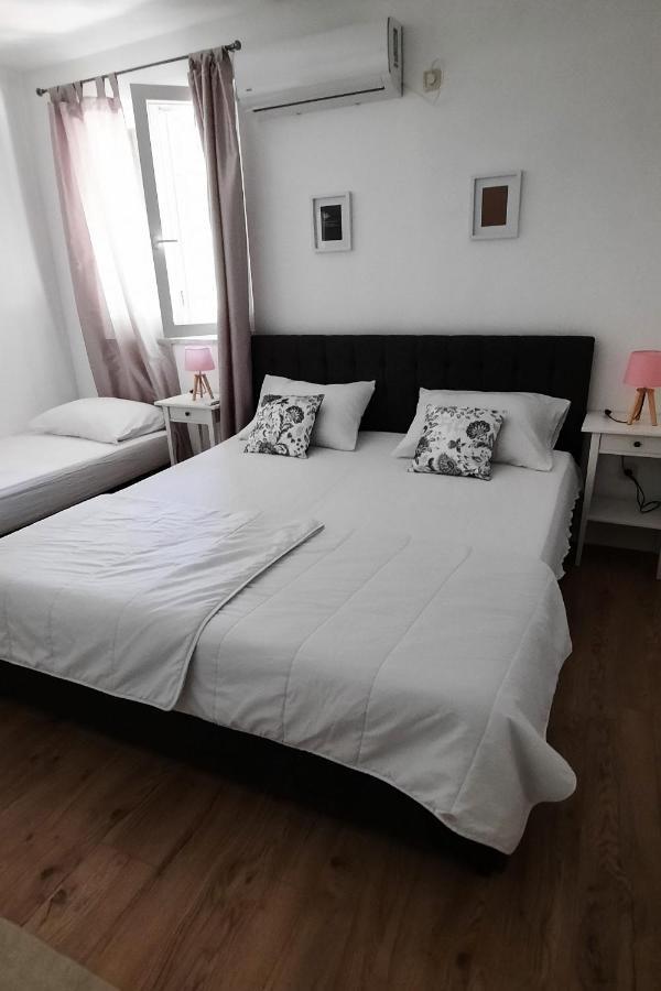 Apartments By The Sea Zuljana, Peljesac - 19080 Extérieur photo